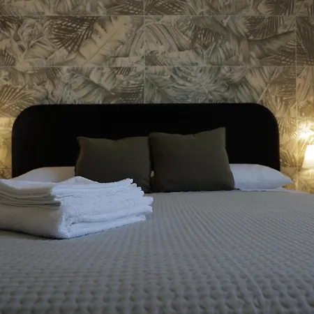 Oda ve Kahvaltı Sikelia