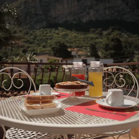 Oda ve Kahvaltı Sikelia